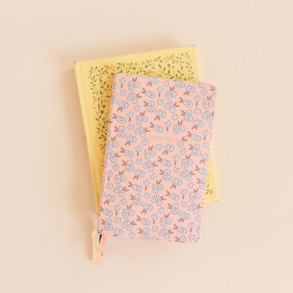 Pink Floral Petite Planner : 2024-2025 Academic Year
