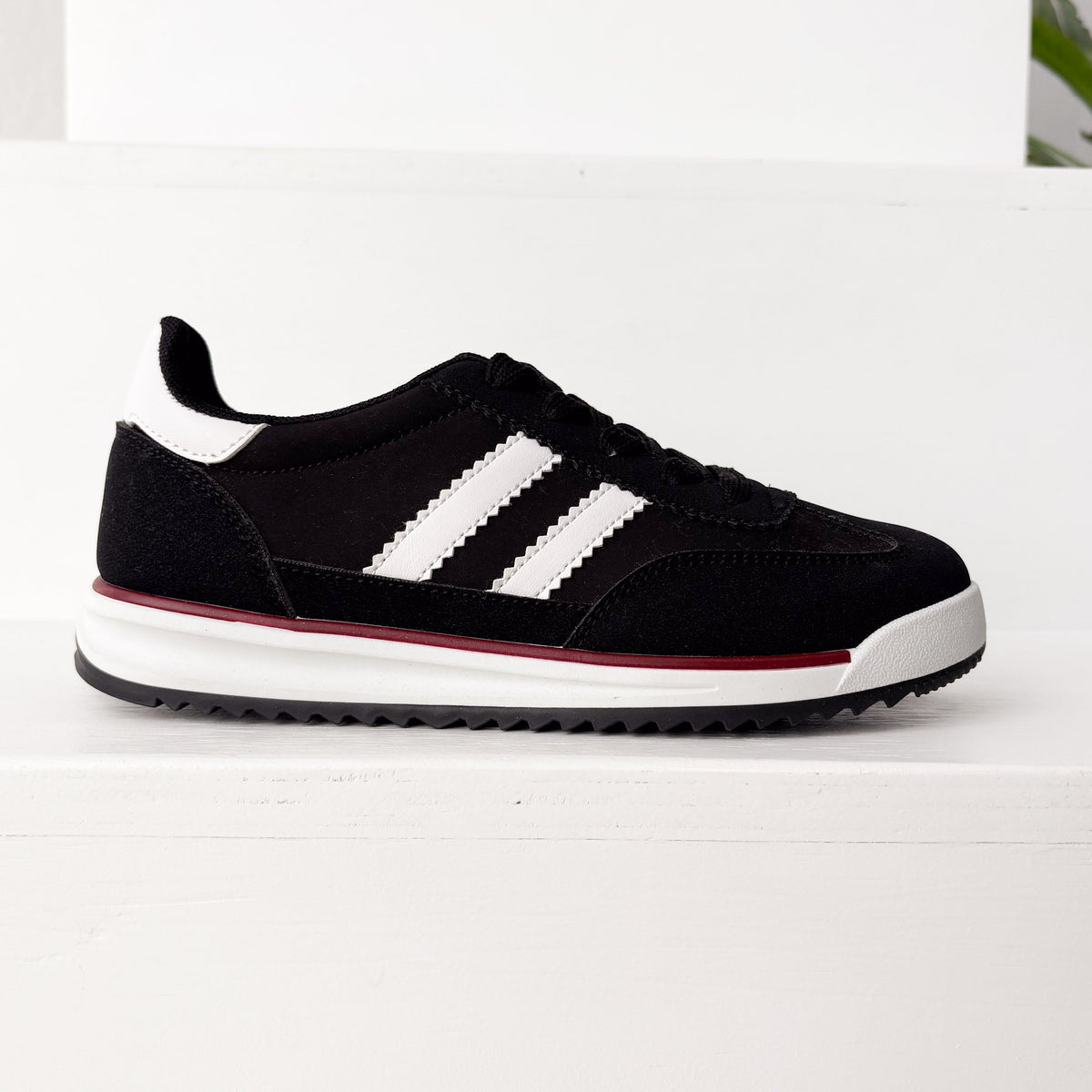 Tokyo Dual Stripe Sneakers in Black