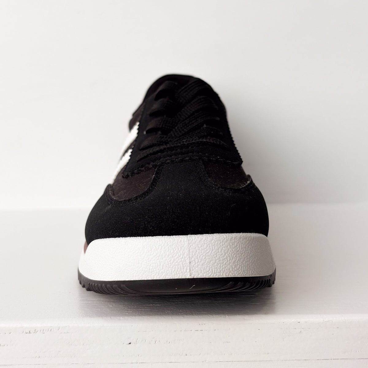 Tokyo Dual Stripe Sneakers in Black