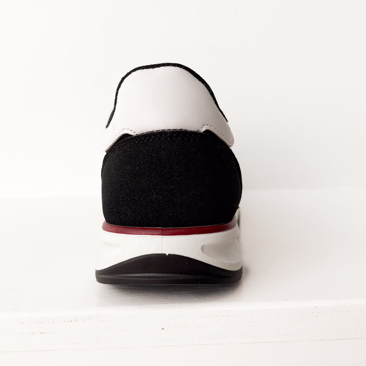 Tokyo Dual Stripe Sneakers in Black