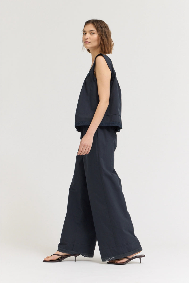 Eyelet Trim Detailed Sleeveless Top