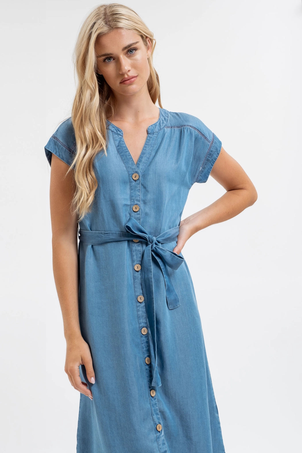 Blu Pepper Chambray Button Down Belted Midi Dress Blue Medium