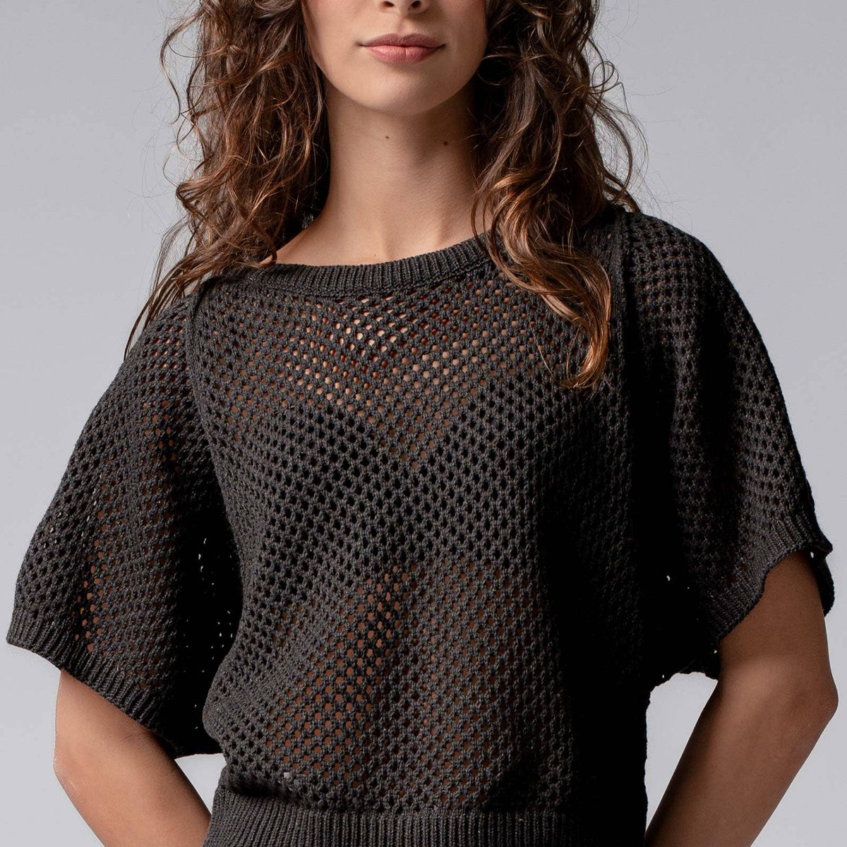 Urban Daizy - Relaxed Open-Knit Dolman Top