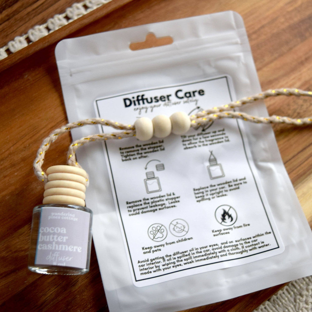 Wandering Pines Cottage - Hanging Car Diffuser 8 ml Cocoa Butter Cashmere