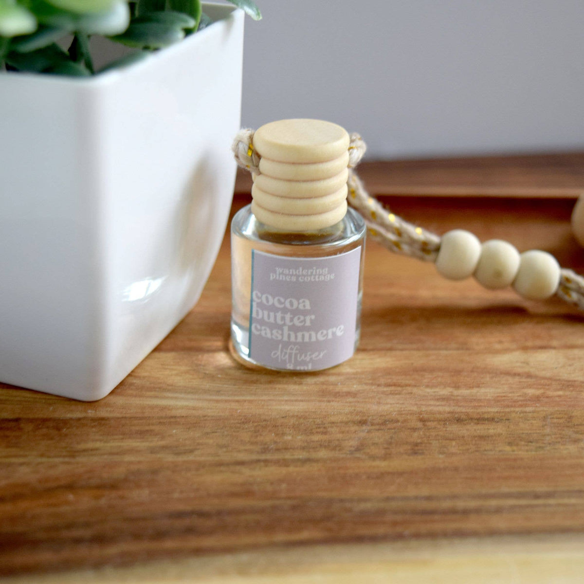 Wandering Pines Cottage - Hanging Car Diffuser 8 ml Cocoa Butter Cashmere