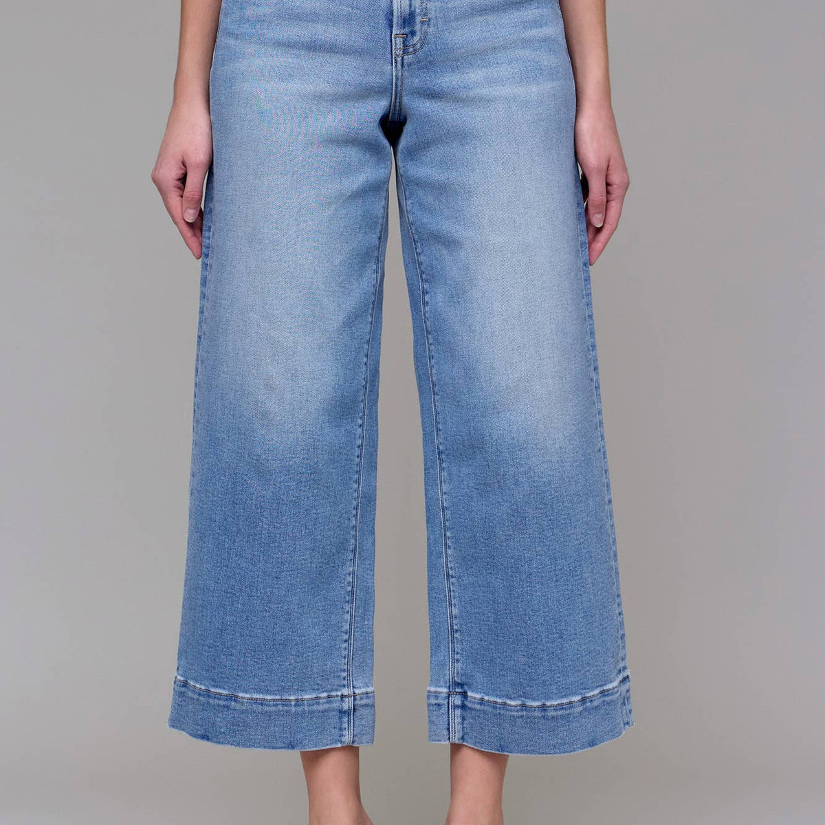 Hidden Jeans - Medium Light Stretch Clean Crop Wide Leg