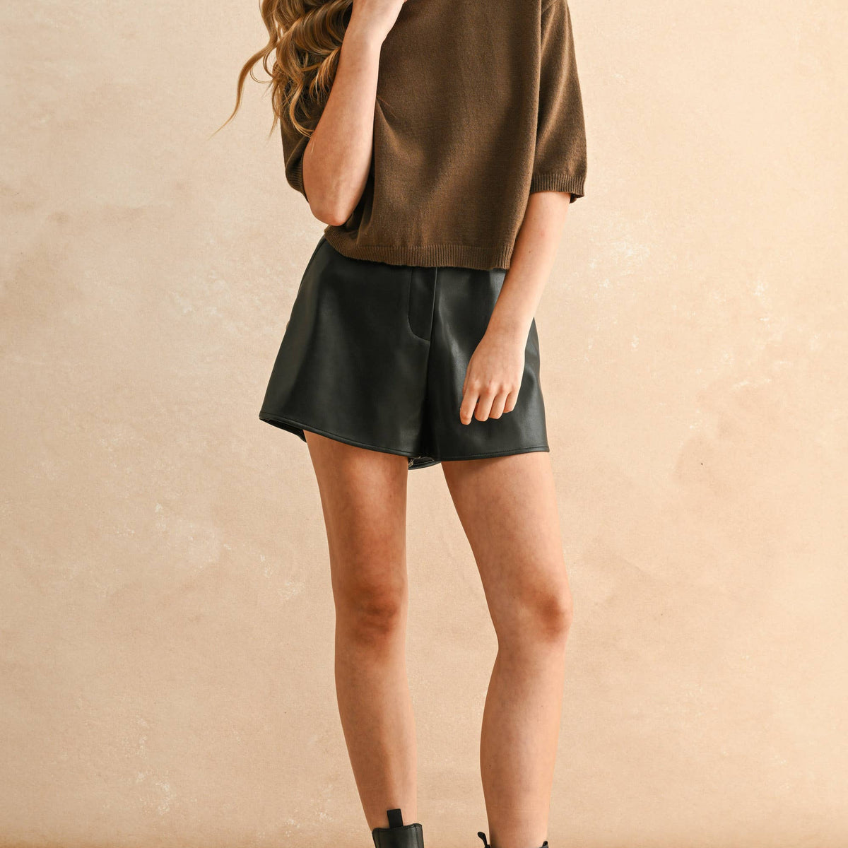Gewn Short Sleeve Sweater Top