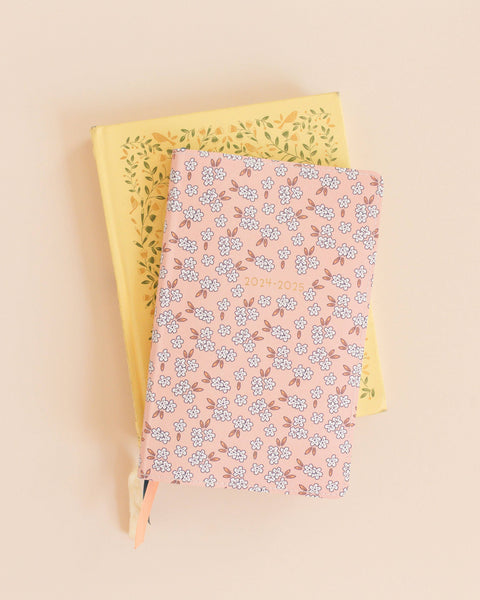 Pink Floral Petite Planner : 2024-2025 Academic Year