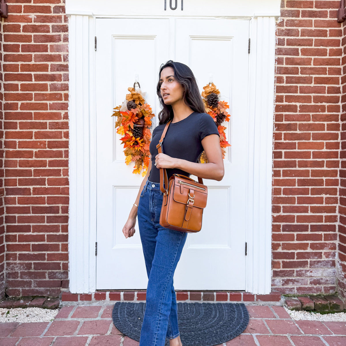 Smith & Wesson Vault Crossbody