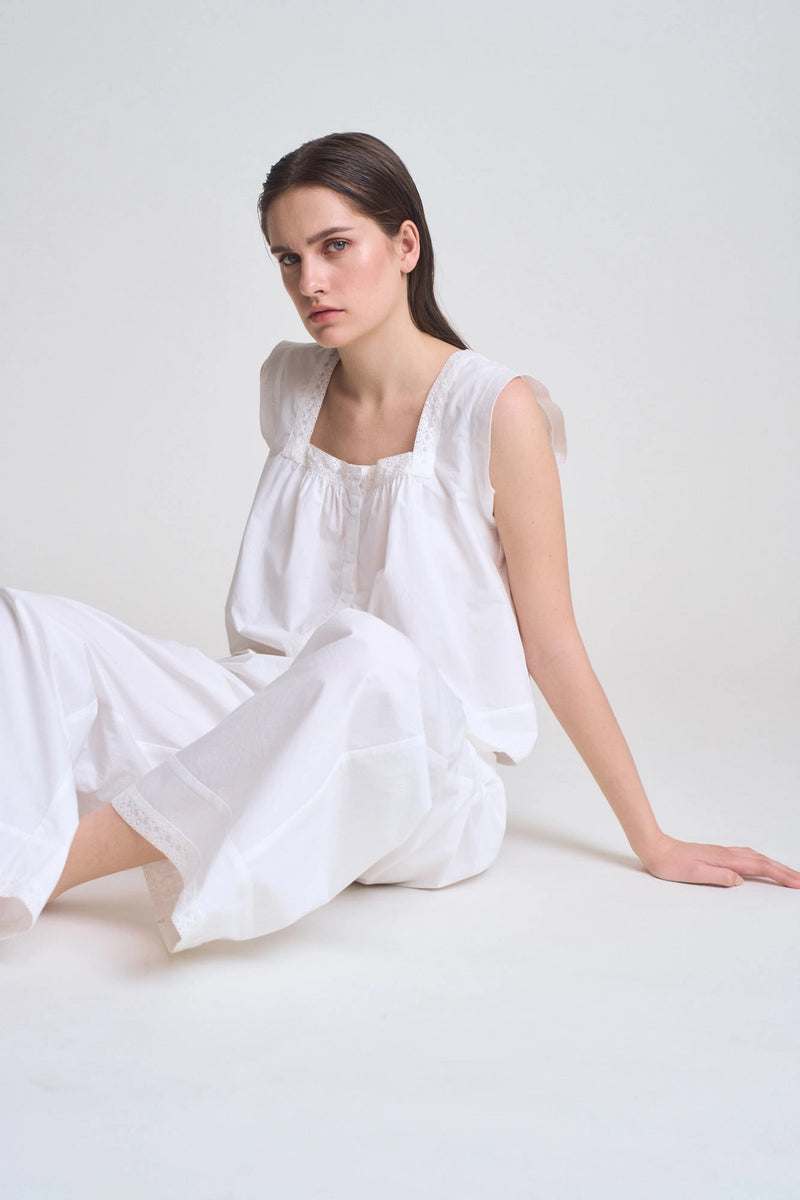 Eyelet Trim Detailed Sleeveless Top