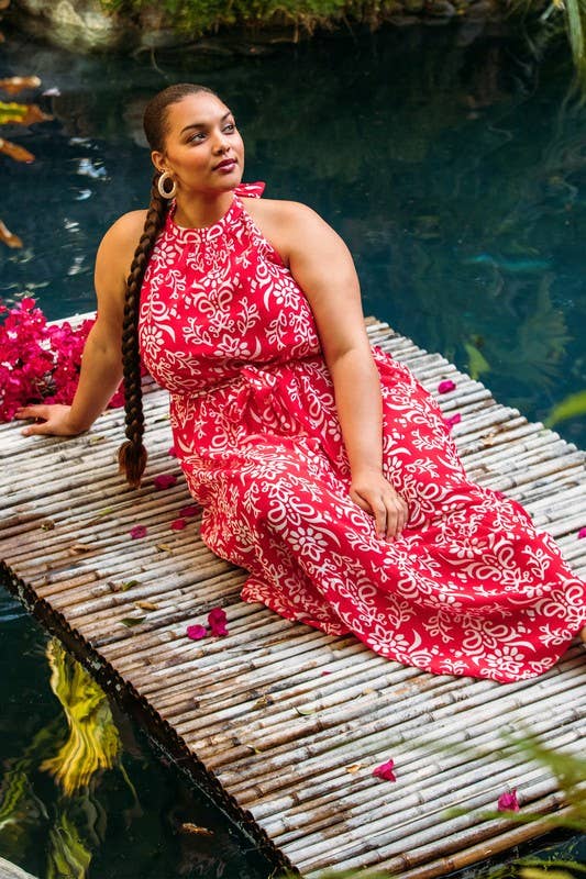 Printed Halter Neck Maxi Trepeze Dress- Curvy