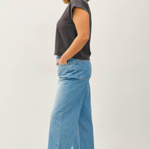 Basic Acid Washed Capped Sleeve- Curvy