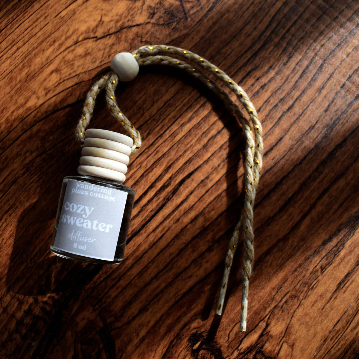 Wandering Pines Cottage - Hanging Car Diffuser 8 ml Cozy Sweater
