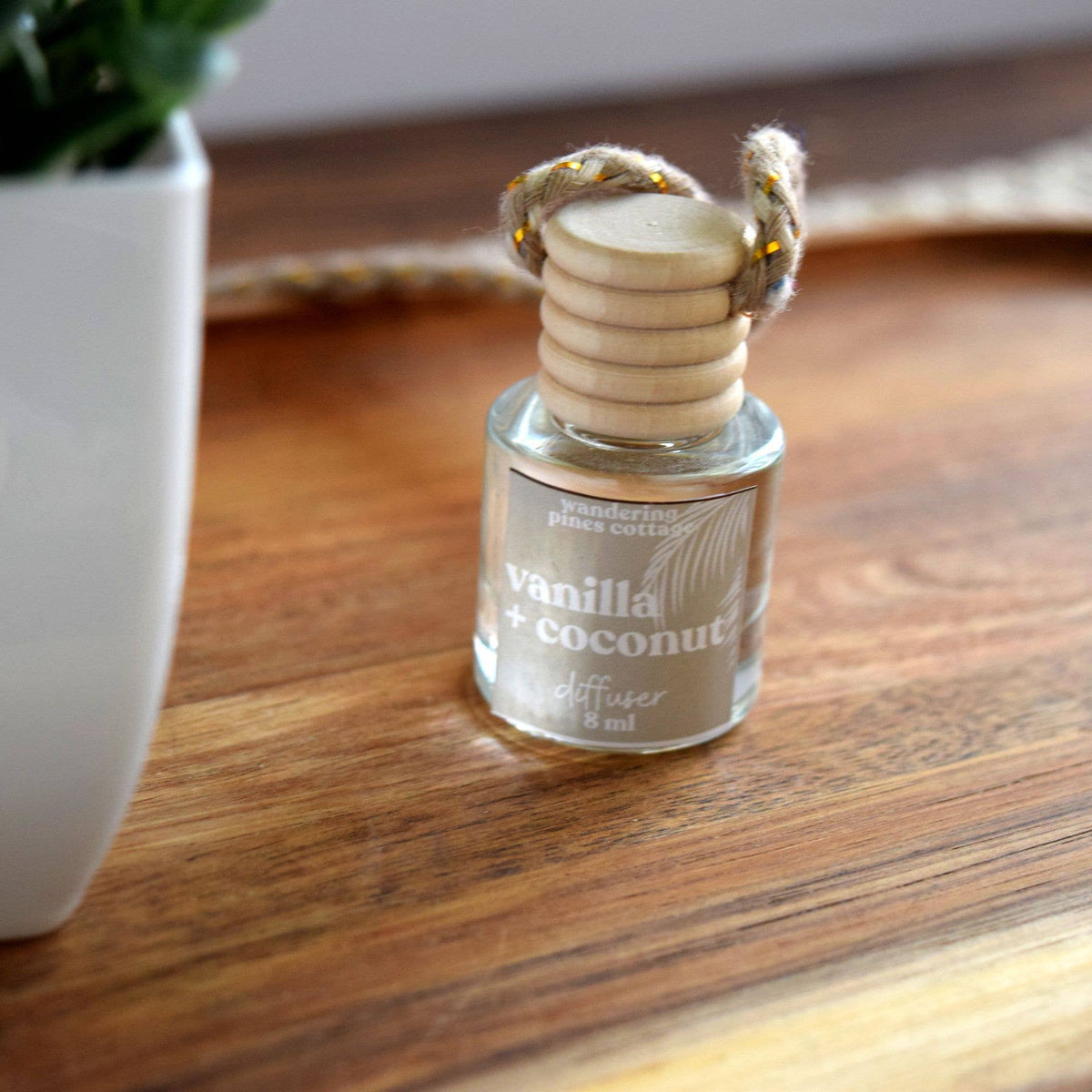 Wandering Pines Cottage - Hanging Car Diffuser 8 ml Vanilla and Coconut