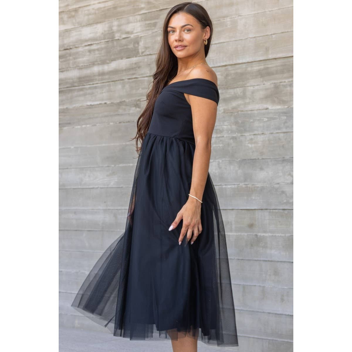 Off the Shoulder Tulle Midi Dress