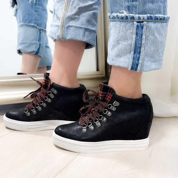 Tibi Sneaker in Black