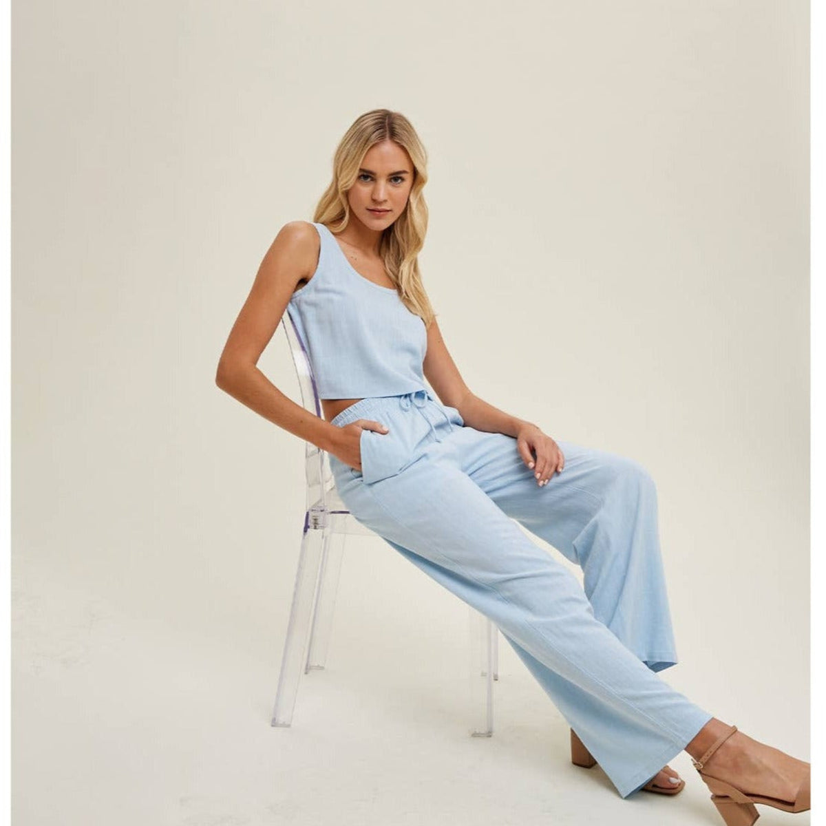 Light blue 2-peice comfy clothing set with linen pants and tanktop. 